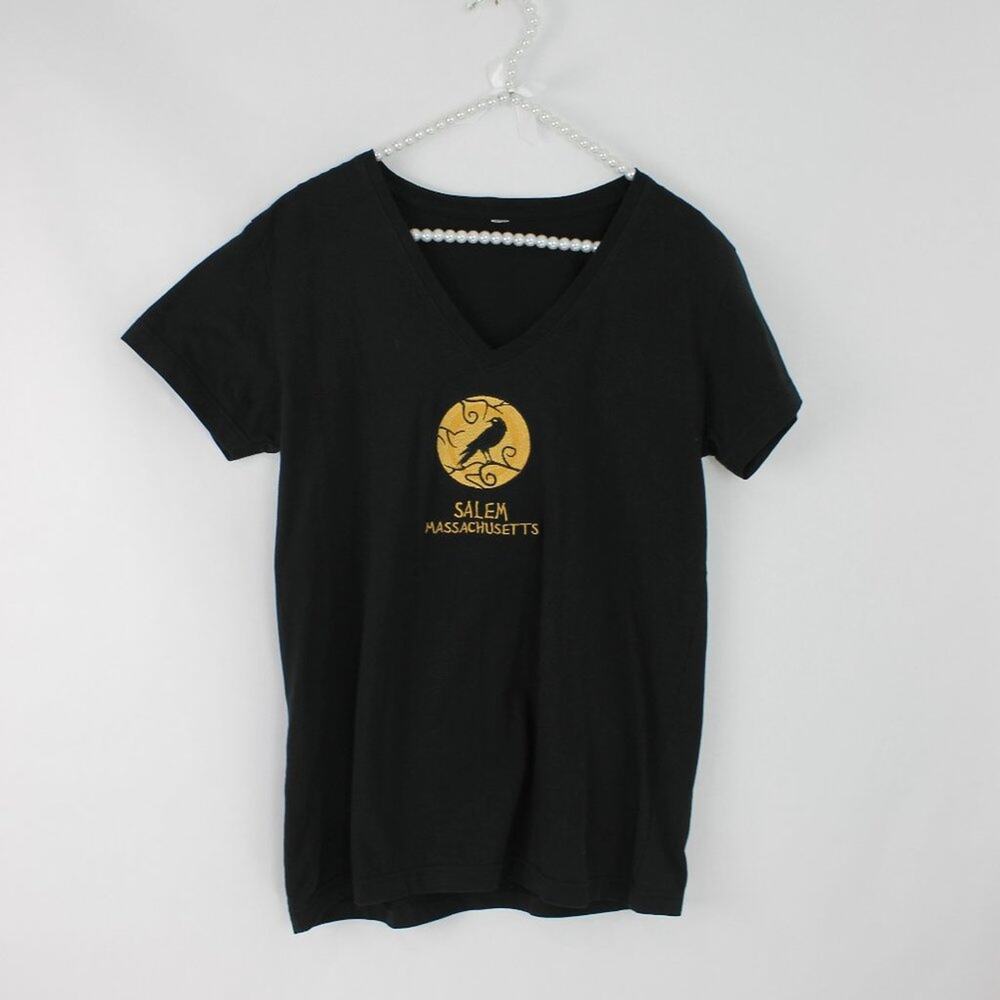 Salem MA T-Shirt Embroidered Gold Moon & Black Crow Size Medium - Picture 3 of 5